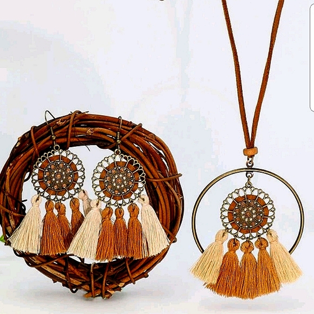 Emery Rose Tassel Decor Hollow Out Drop Necklace Set